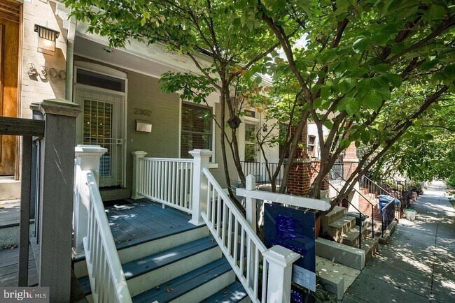 Building Photo - 2302 17th St NW