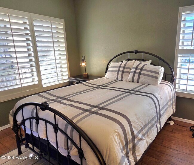 Building Photo - 1975 S Blooming Hills Dr