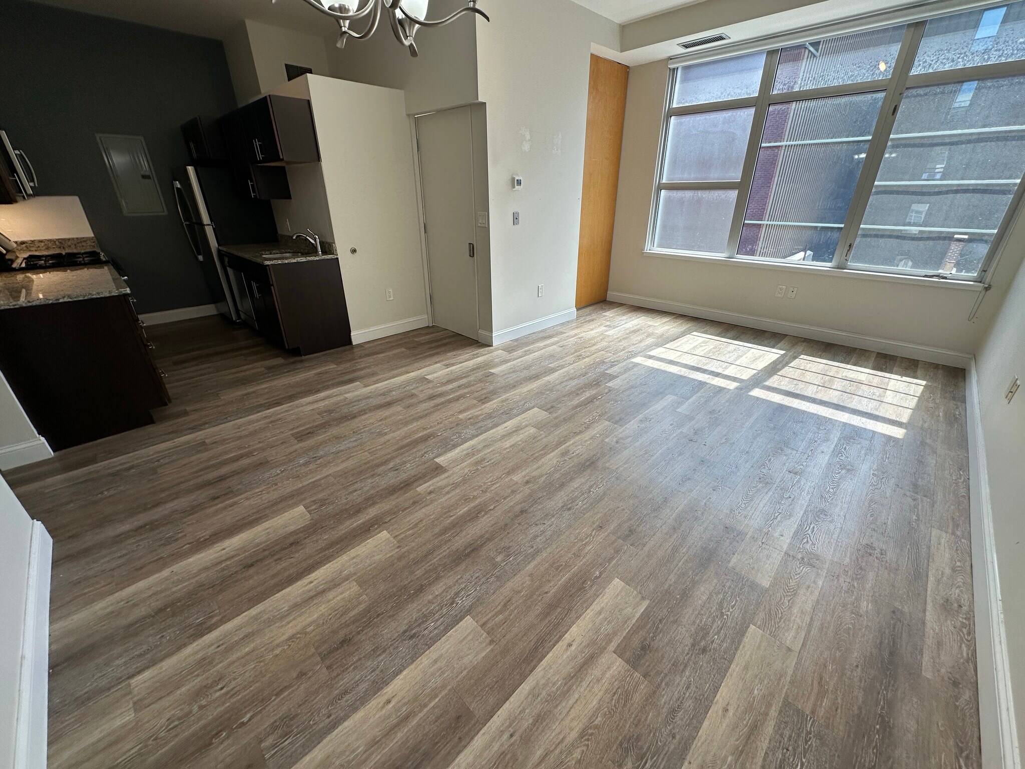 Building Photo - 211 E Berkeley St