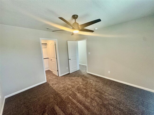 Building Photo - 112 Buckthorn Dr