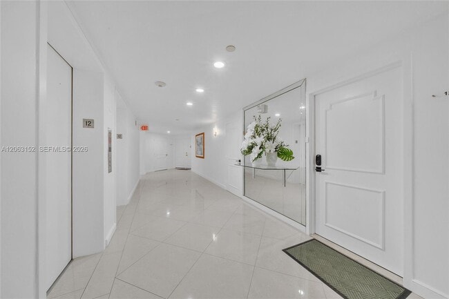 Building Photo - 4201 N Ocean Blvd