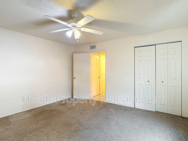 Building Photo - 13918 Raie Ave