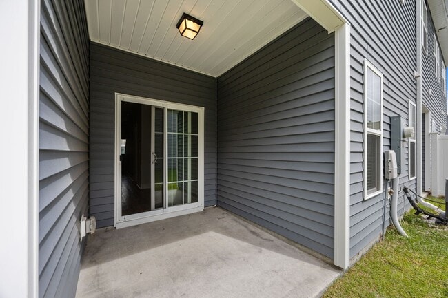 Building Photo - Welcome to Stonebay Townhomes!
