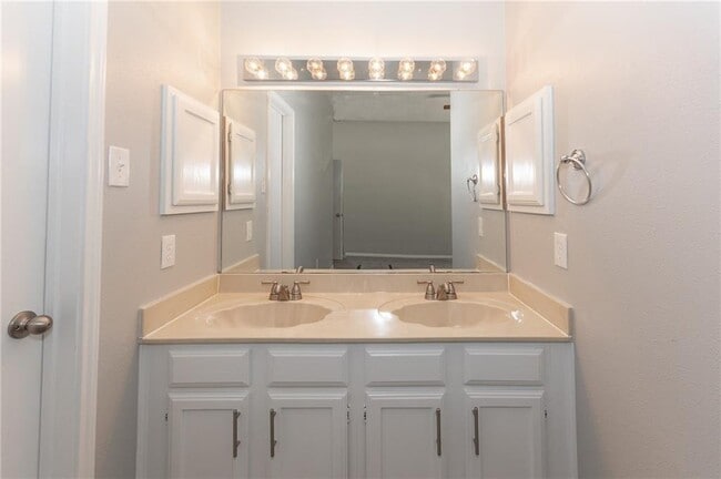 Building Photo - 1500 Pigeon Forge Rd