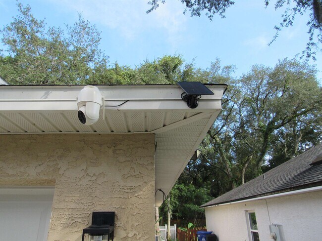 Building Photo - 657 Intracoastal Cir