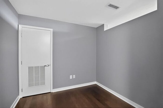 Building Photo - 155 Potomac Passage