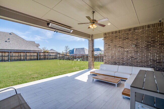 Building Photo - 736 Sterling Dr