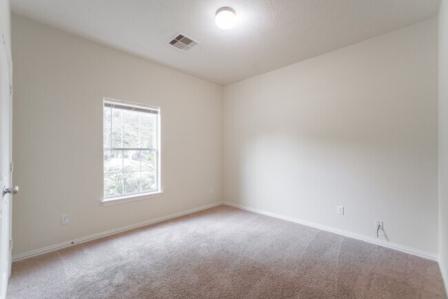 Building Photo - 25531 Forest Springs Lake