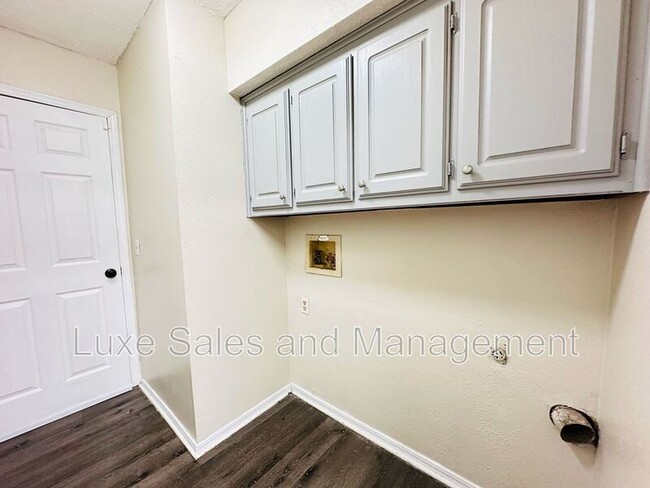 Building Photo - 522 Peppertree Ln