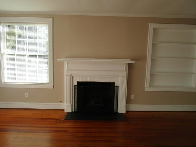 Building Photo - 7 Harby Ave