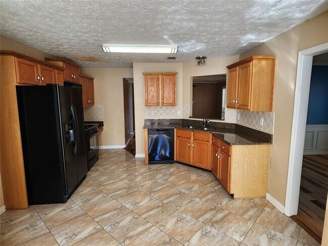 Building Photo - 335 Jon Jeff Dr NW