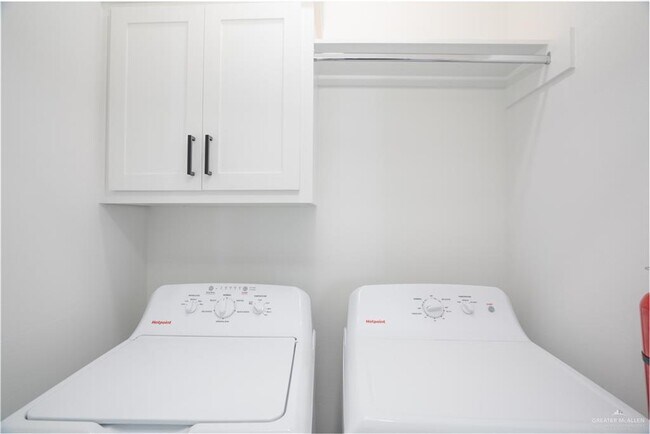 Building Photo - 19 S Xanthia St