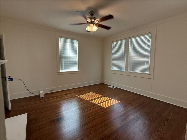 Building Photo - 5058 Austell Powder Springs Rd