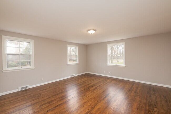 Master (2) - 15472 Brewster Rd