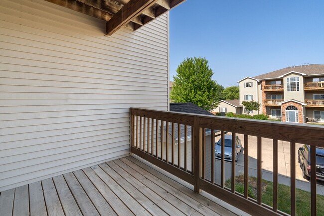 Building Photo - $1,150 | 2 Bedroom, 1 Bathroom Condo | Pet...