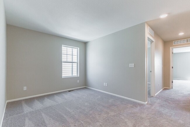 Building Photo - Contemporary 3 bedroom attached residence ...