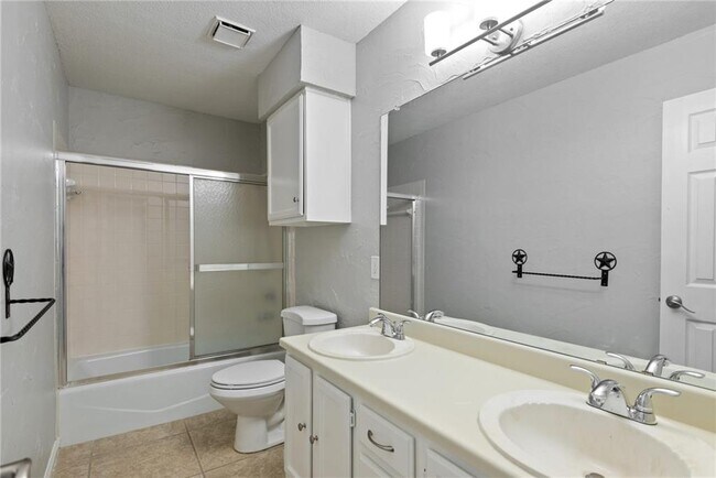 Building Photo - 1904 Dayflower Trce