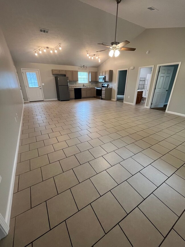 Building Photo - 1430 Avery Ln