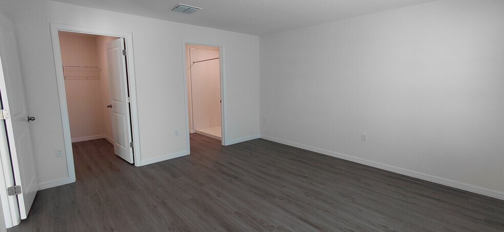 Building Photo - 36171 Sunflower Hill Dr