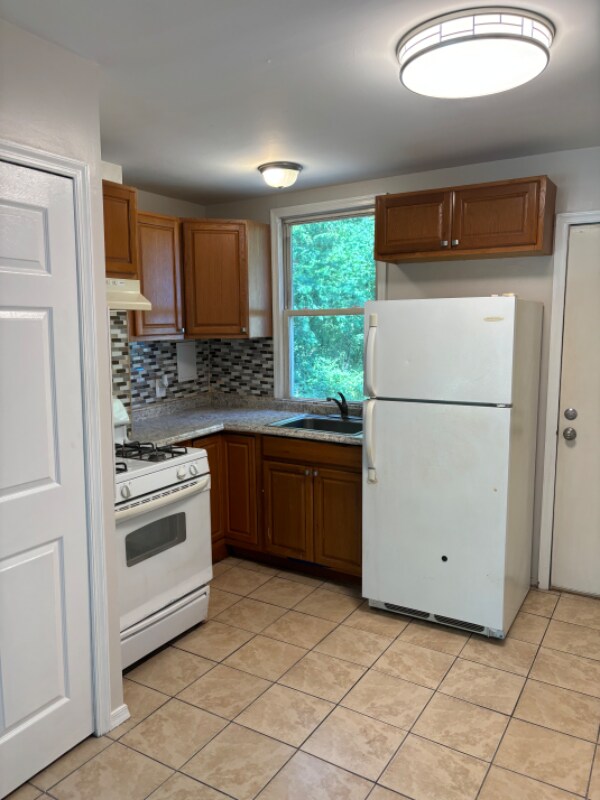 Building Photo - 18333 Williams Rd