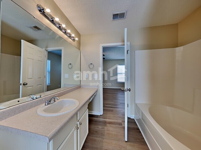 Building Photo - 186 Chemistry Cir