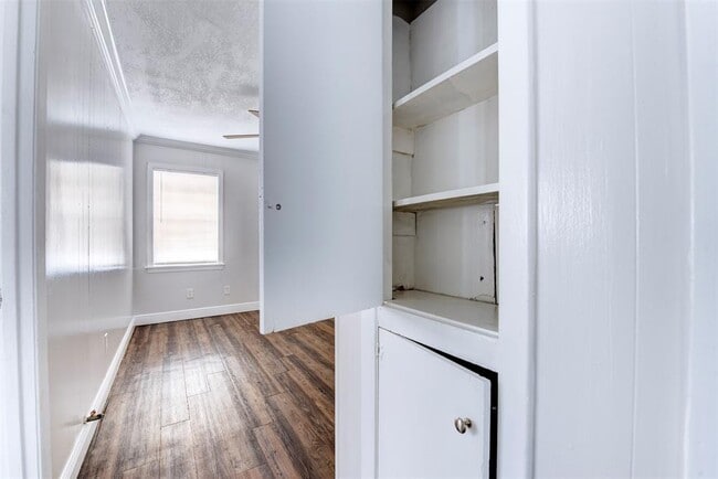 Building Photo - 1209 Cabell St