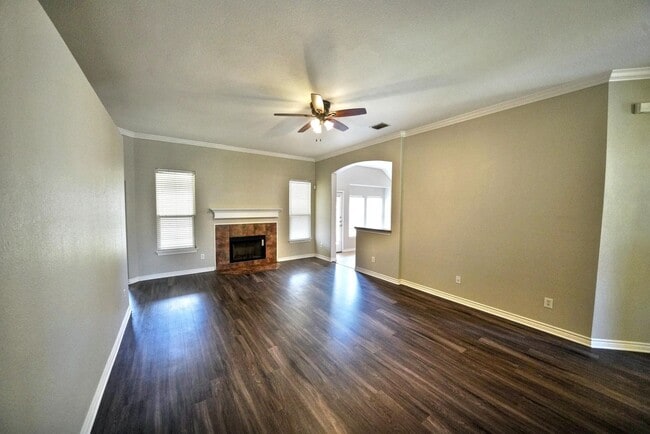 Building Photo - Stunning 4-Bedroom Home in Live Oak Hills,...