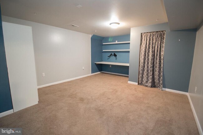Building Photo - 45567 Bethson St