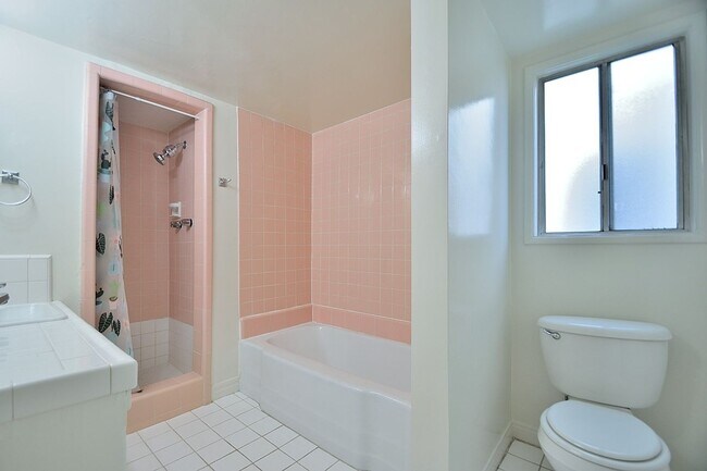 Building Photo - t721