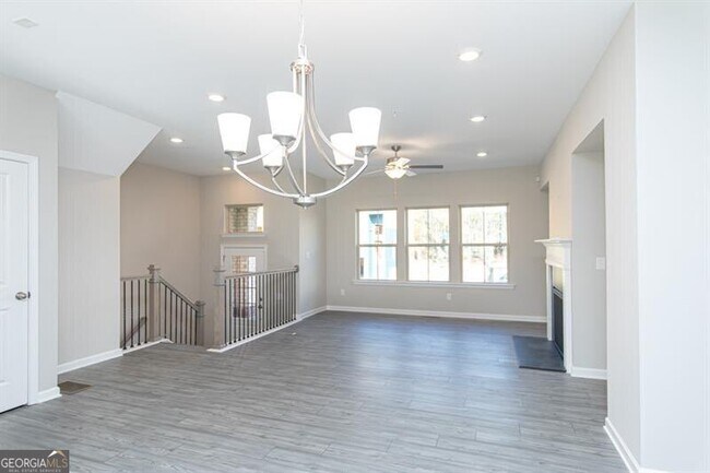 Building Photo - 272 Commons Ave