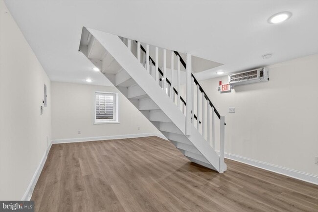 Building Photo - 2046 E Huntingdon St