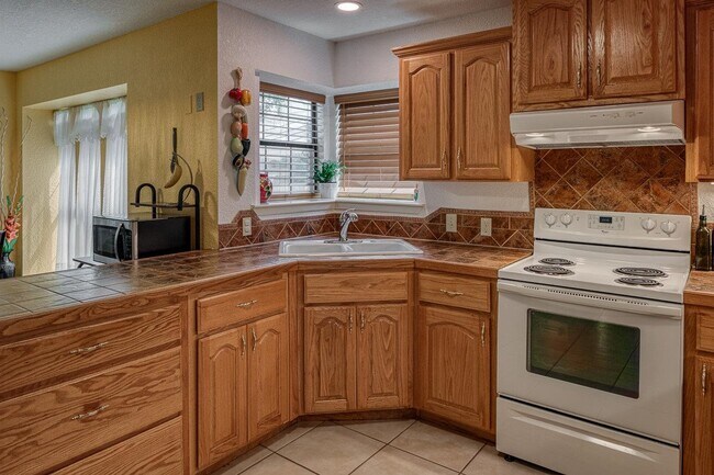 Building Photo - 227 Foster Cir