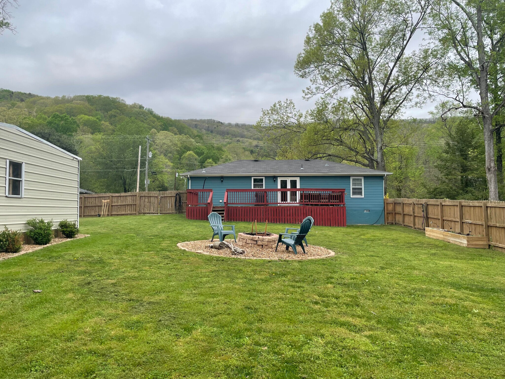 Building Photo - 404 Isbill Rd