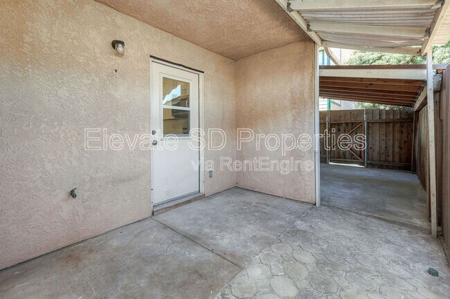 Building Photo - 9430 Winter Gdns Blvd