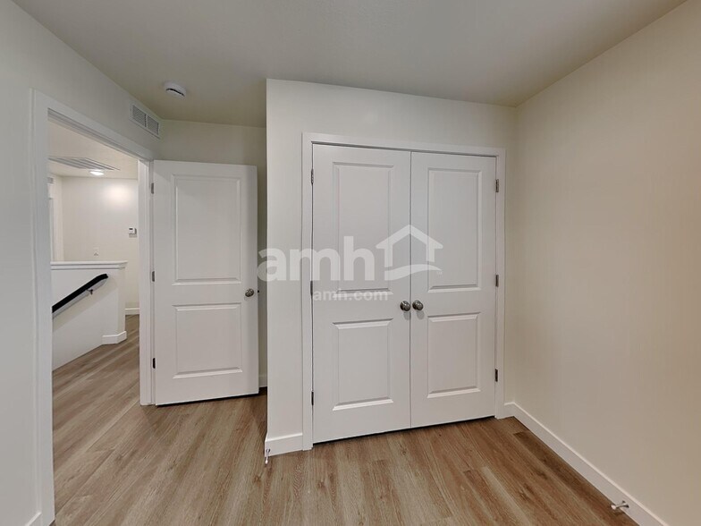 Building Photo - 4692 W Ore Strm Rd