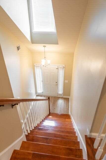 Building Photo - 910 Literary Cir