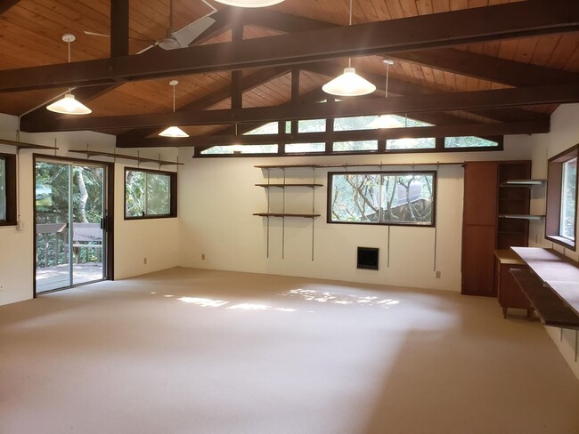 Building Photo - Unique Two Story Home in the Lincoln Area - Available Now!