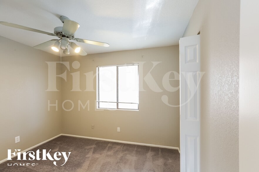 Building Photo - 2994 N Benson Ln