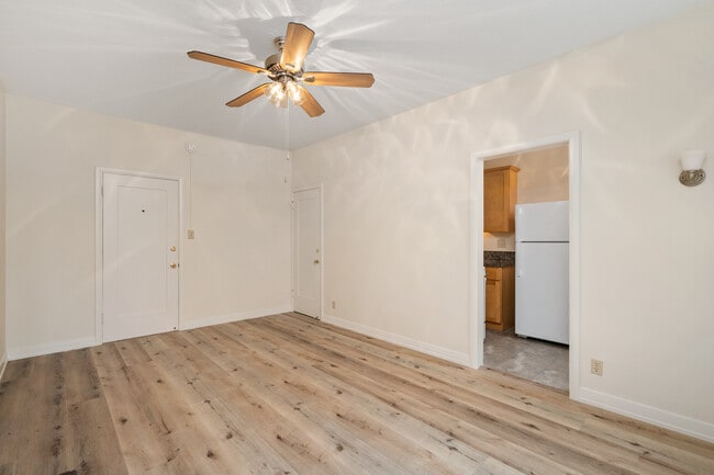 Building Photo - 4121 Halldale Ave