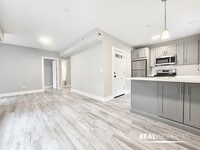 Building Photo - 1137 Oak Ave