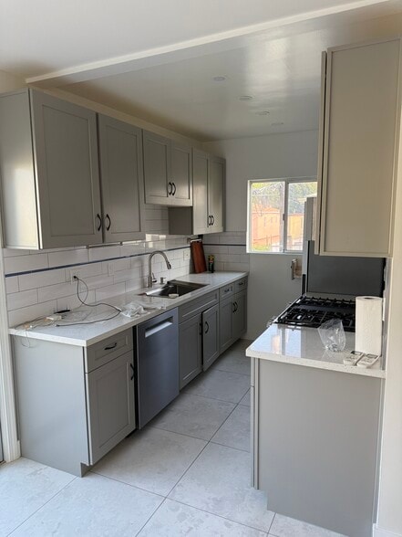 All new kitchen - 1533 Princeton St