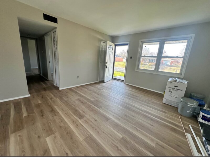 Building Photo - 716 Spicewood Dr