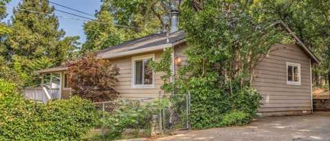 Building Photo - 110 Maryland Dr