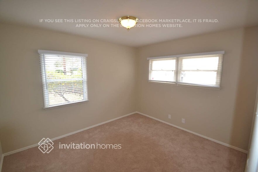 Building Photo - 2602 W 112th St