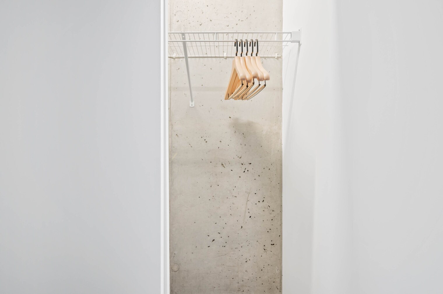 Building Photo - 215 W Lake St