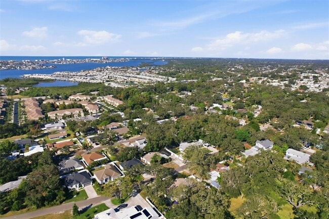 Building Photo - 5080 Oaklawn Ln