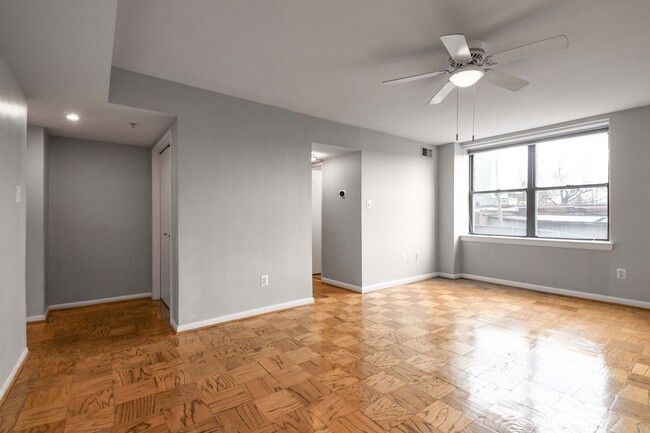 Building Photo - $500 Rent Credit for a Lease Start by 2/28...