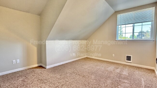 Building Photo - 1212 E Sherman Ave
