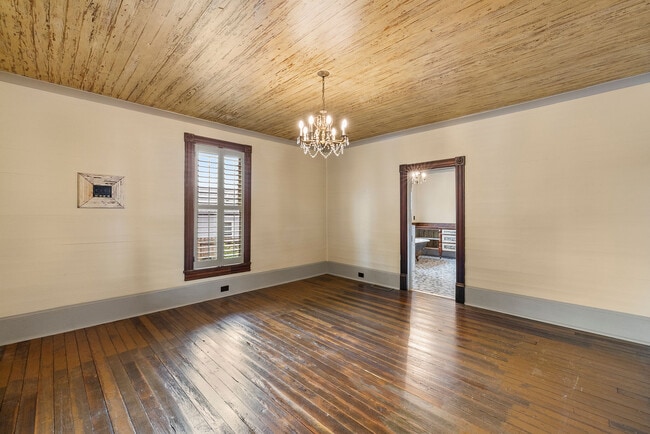 Building Photo - 479 W Park St