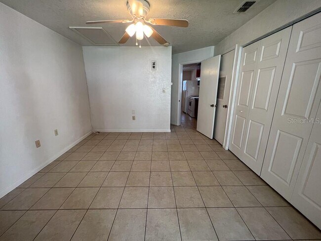 Building Photo - 1406 SW 18th Pl